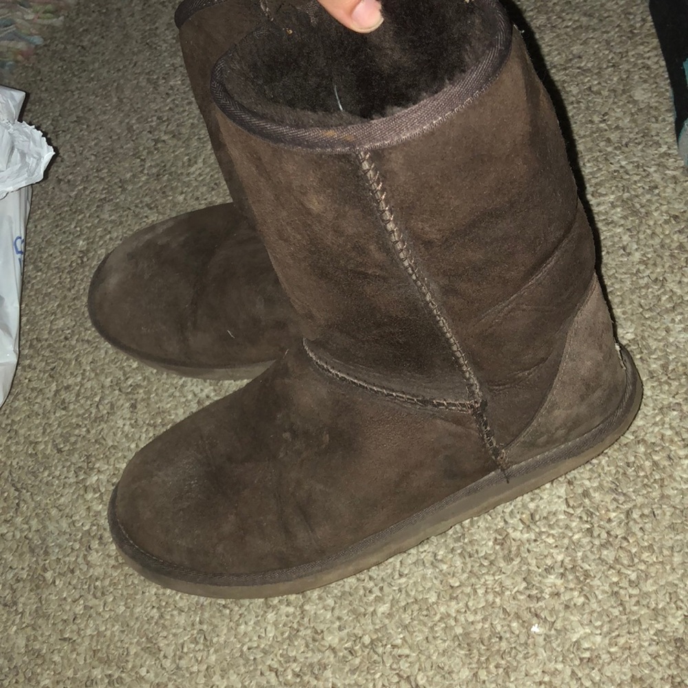 Short brown Uggs